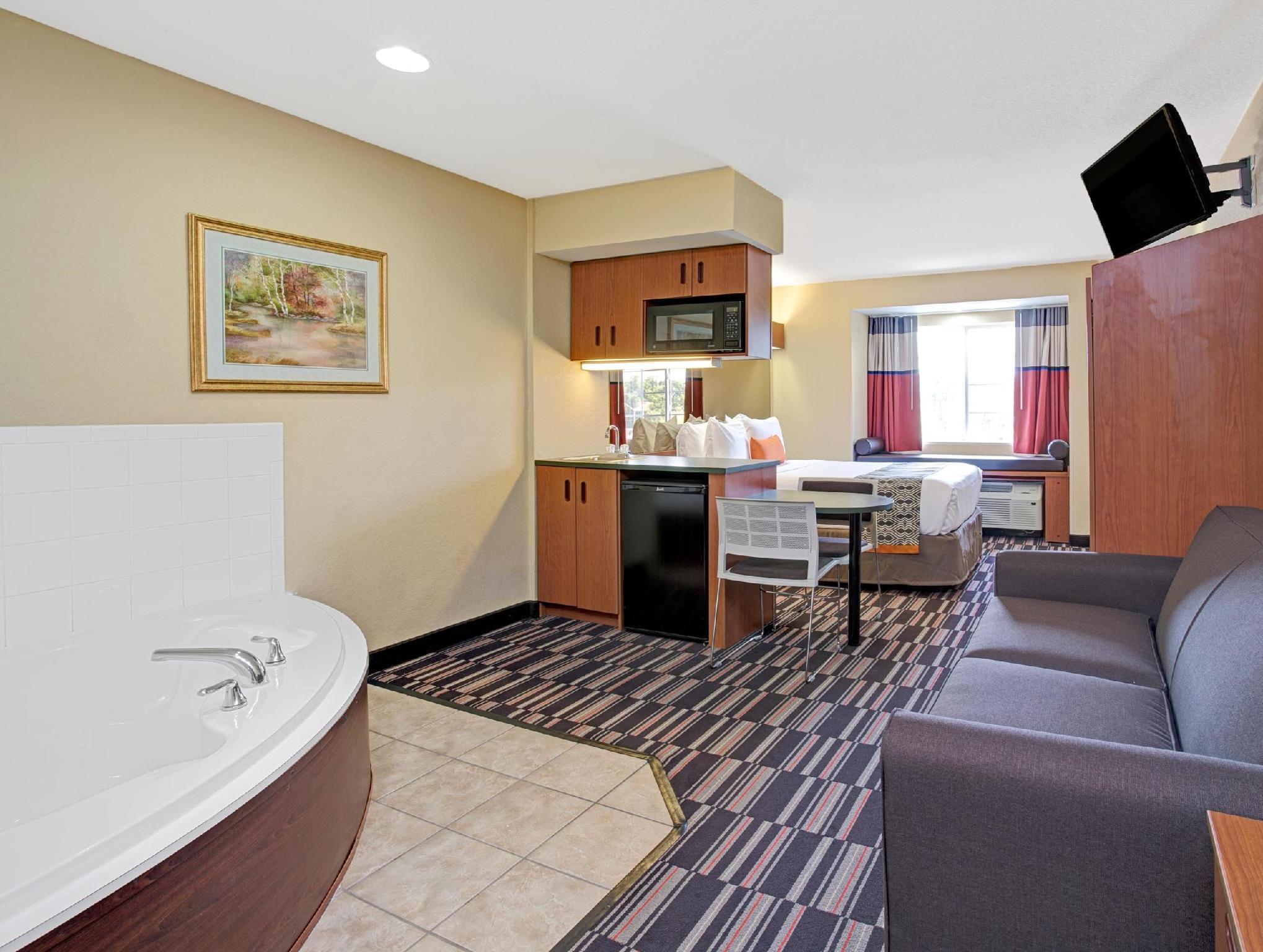Microtel Inn & Suites By Wyndham Bushnell Exterior foto